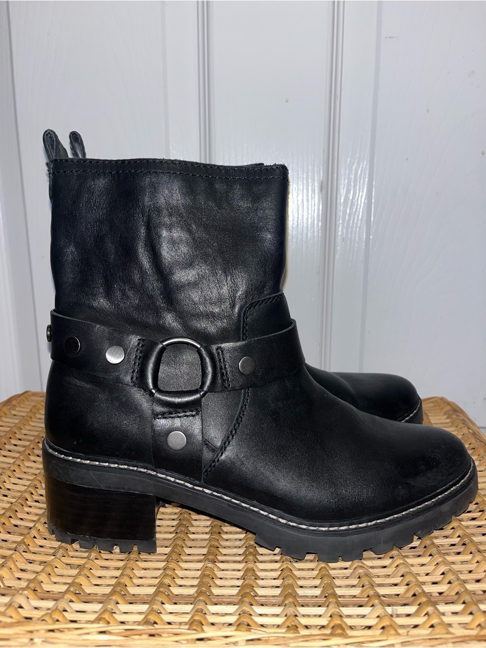 NATURALIZER Tess boots in black leather